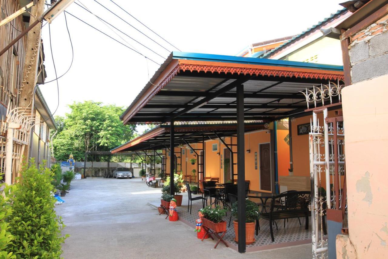 Siri Guesthouse Phra Nakhon Si Ayutthaya Exterior foto
